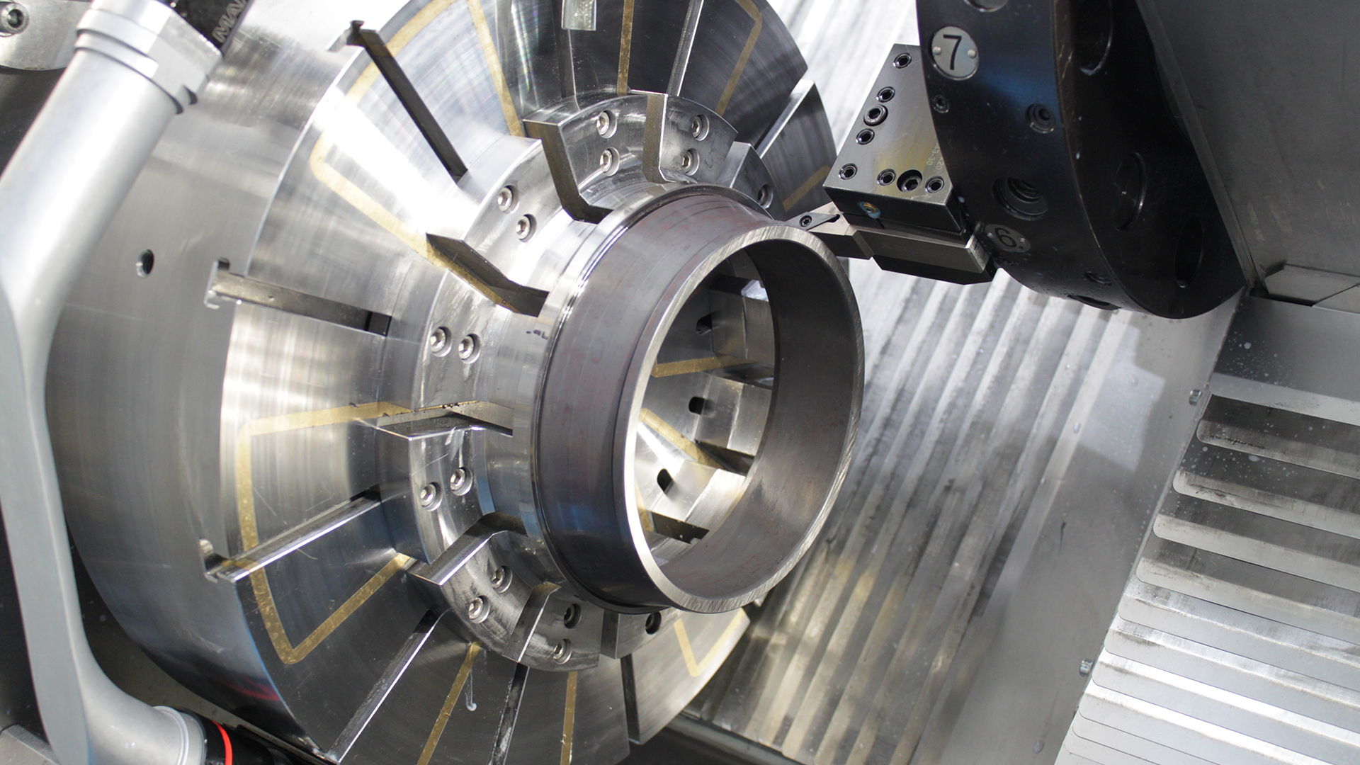 CNC machining horizontal lathes